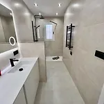 26 - Grand A Golden Mile Vue Sur Me * Marbella