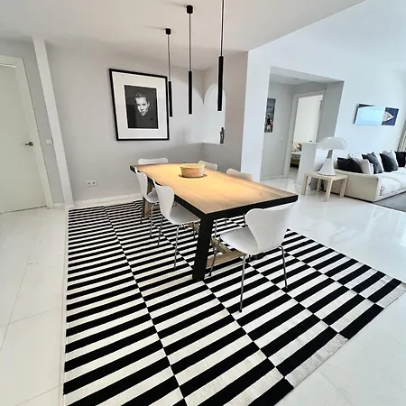 26 - Grand A Golden Mile Vue Sur Me
